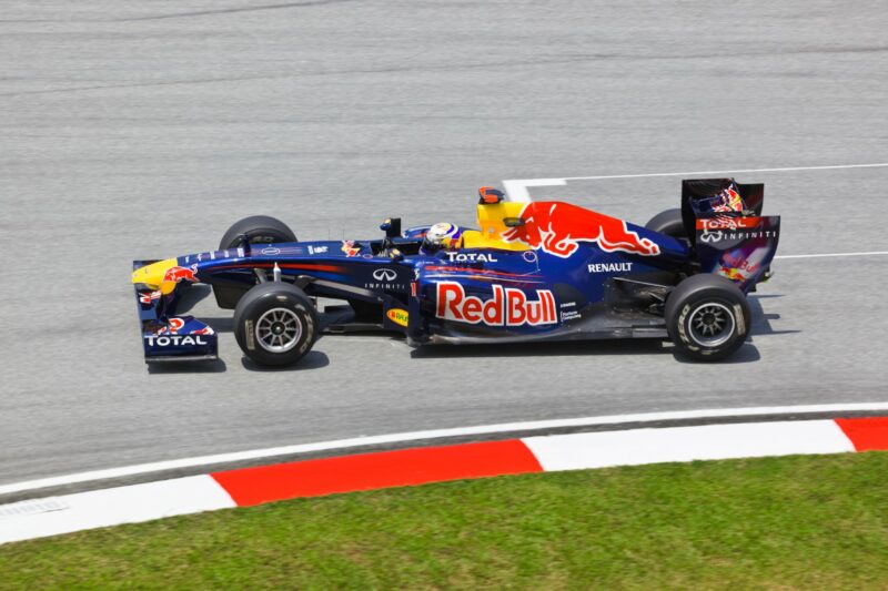 Zo werd Red Bull een begrip in de autosport